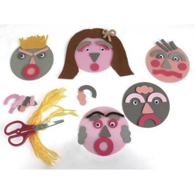 Kit autoportrait Oz International pour réaliser 30 portraits : visage, nez, bouches, chenilles, feut