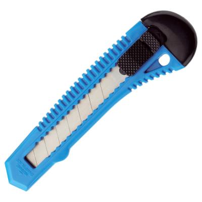 Cutter avec corps plastique lame