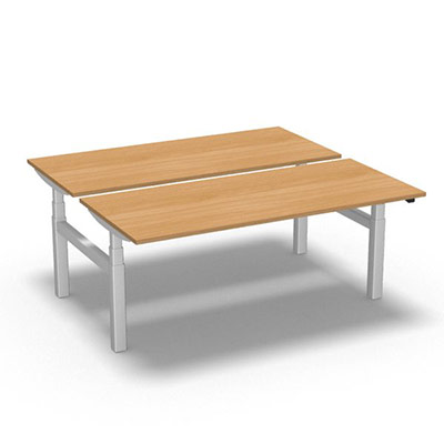 Ensemble de 2 tables de bureau rectangulaires Easy Up L. 180 x P. 80 cm dcor htre saumon sur pitement finition blanc rglable en hauteur par commande lectrique