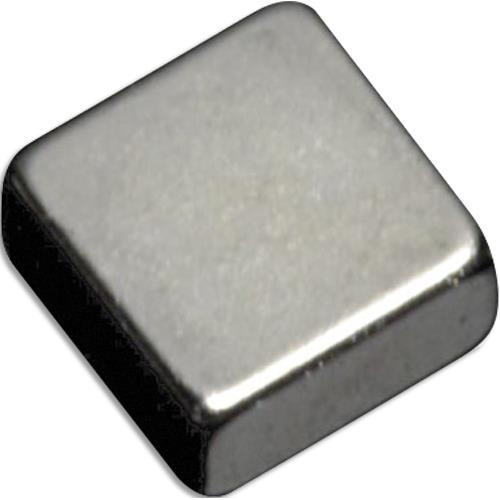Blister de 6 aimants carrs NAGA, puissants jusqu' 3,2 kg par aimant, dimensions 10 x 10 mm, en mtal
